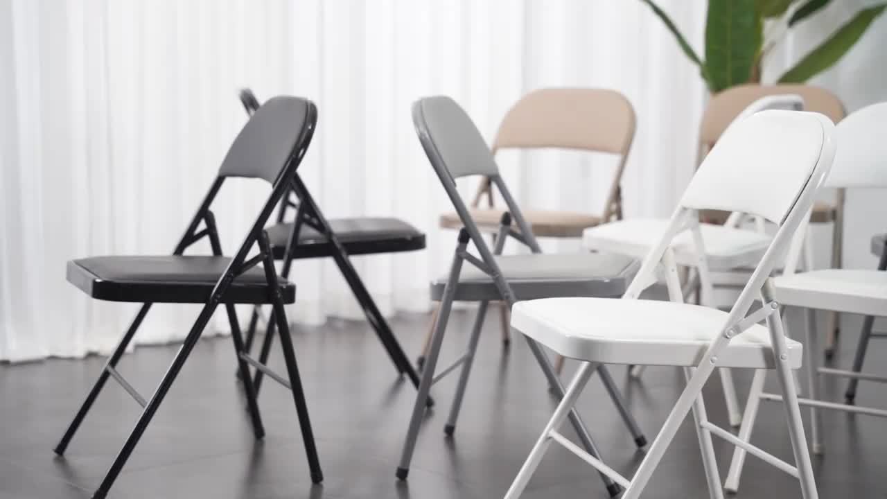 Folding Chairs 6 Pack; Folding Chairs with Memory Foam Cushion & Padded Backrest - Heavy-Duty Steel Frame, Space-Saving Foldable Design for Indoor/Outdoor Use - for home, Office, Events (Compatible with s/Hard Floors) - Easy Assembly, No Com