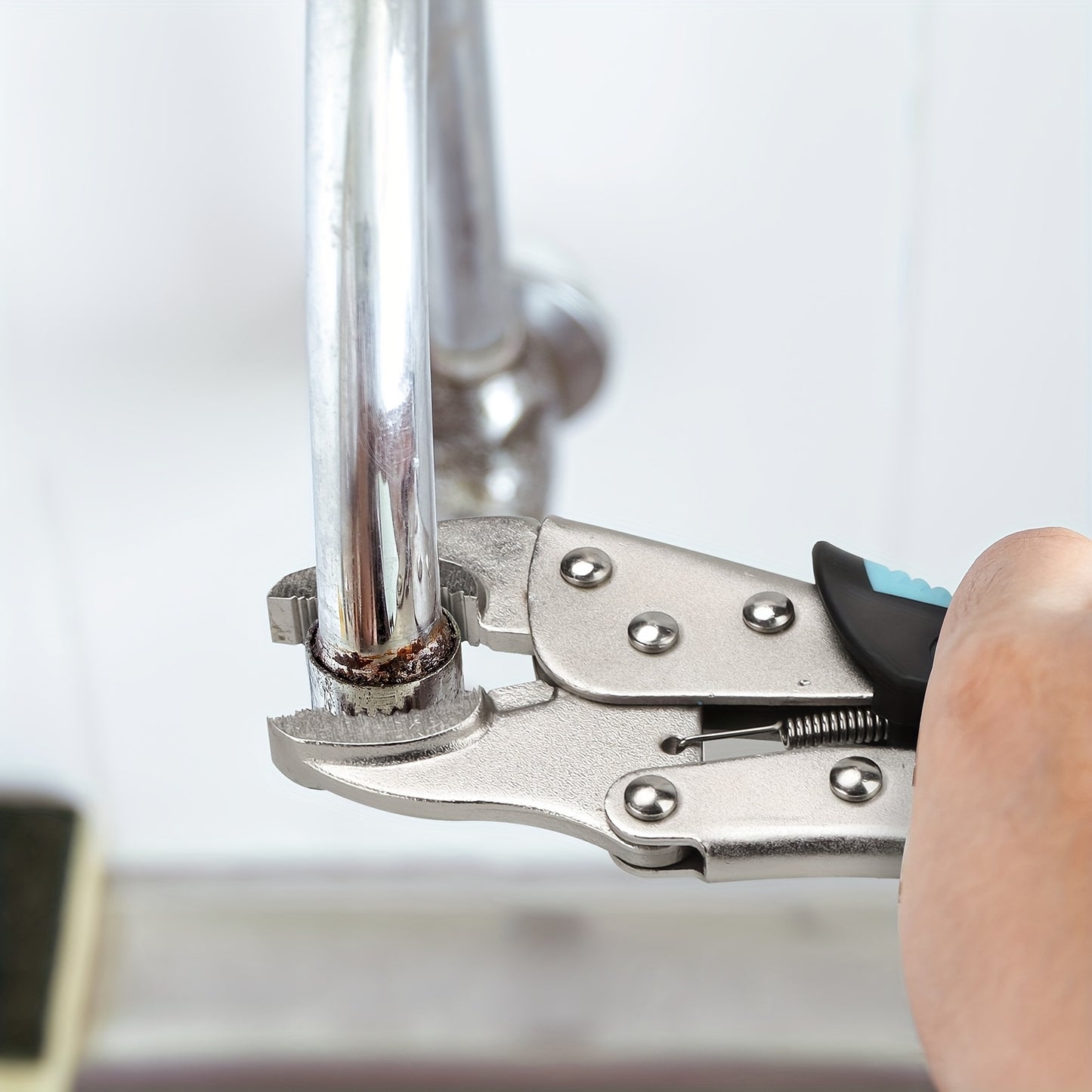 Vice Grips / 6pcs Locking Pliers, Vice Grips Pliers Set, 5", 7" & 10" Curved Jaw Locking Pliers, 6-1/2" & 9-1/2 Long Nose Locking Pliers, 6" Locking C-Clamp, Two-Color TPR Handle, Roll Up Pouch Included