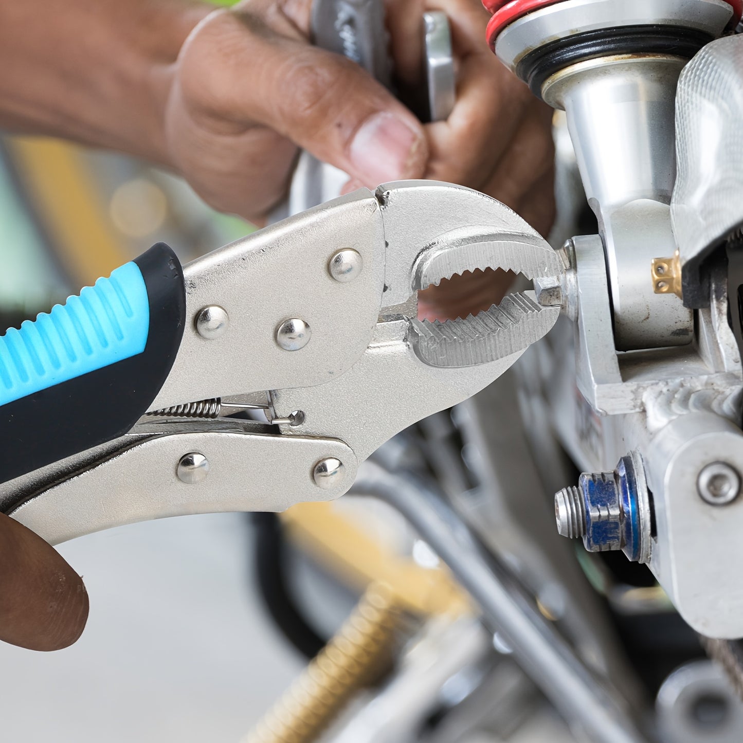 Vice Grips / 6pcs Locking Pliers, Vice Grips Pliers Set, 5", 7" & 10" Curved Jaw Locking Pliers, 6-1/2" & 9-1/2 Long Nose Locking Pliers, 6" Locking C-Clamp, Two-Color TPR Handle, Roll Up Pouch Included